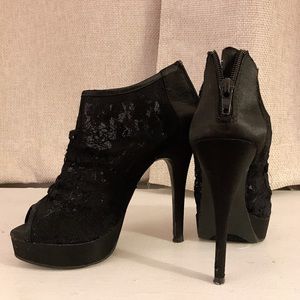 Black Chinese Laundry Lace Heels